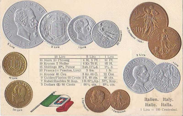 Eine Sammlung italienischer Münzen von 1877-1910, darunter 20-Lire-Münzen, in einer Reihe mit Text und Porträts angeordnet, begleitet von zwei Flaggen unten, darunter die italienische Flagge.