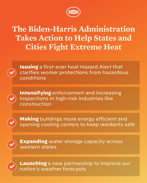 Plakat mit der Überschrift "Die Biden-Harris-Verwaltung setzt sich für den Kampf gegen extreme Hitze in Bundesstaaten und Städten ein" mit einem roten und weißen Schild-Logo mit einem Blitz, eingerahmt von einem gelben Rand.