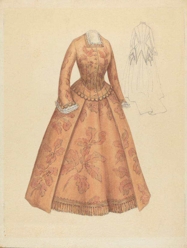 Ein detailliertes Kostümdesign aus dem 18. Jahrhundert mit einem bodenlangen Kleid mit hohem Kragen, floral gemustertem Oberteil in Rosa, Lila und Blau sowie einem Spitzenbesatz am Rock.