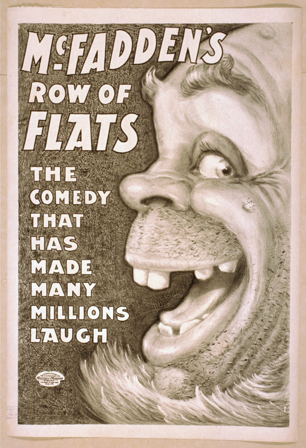 Plakat einer Person mit wilden Haaren und einem breiten, zahnreichen Grinsen vor einem hellgelben Hintergrund, das den Text "McFadden's Row of Flats: The Comedy That Has Made Many Millions Laugh" zeigt.