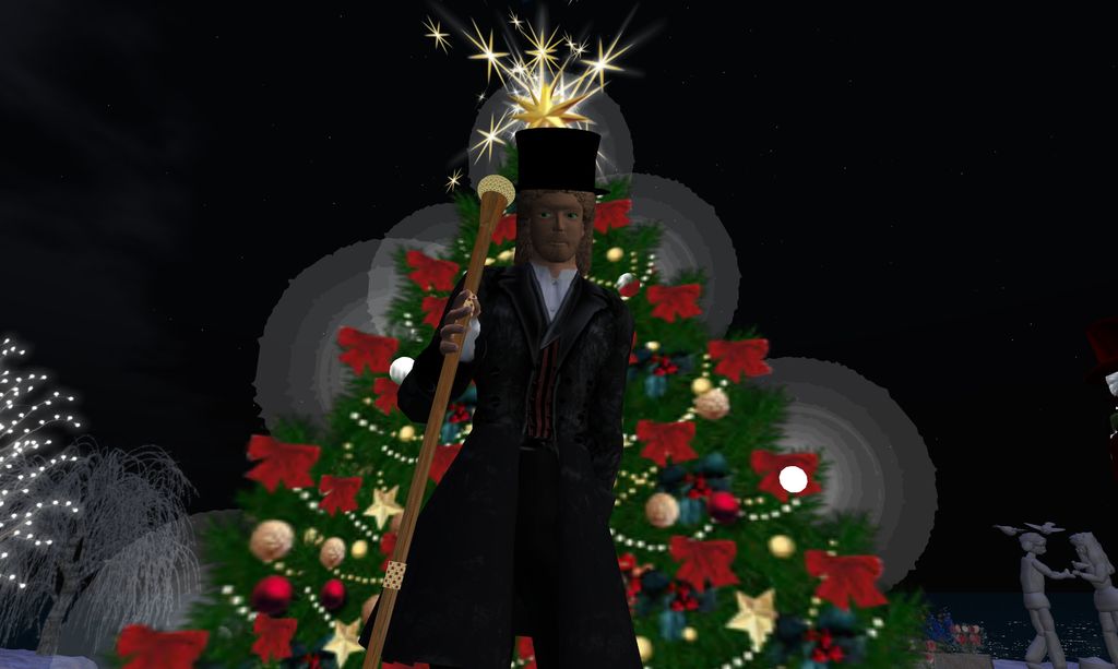 Eine Skulptur eines Mannes steht vor einem Weihnachtsbaum, mit zwei Spielzeugen auf der rechten Seite und sichtbaren Bearbeitungen im Bild.